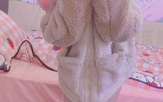 AT鲨的舞蹈室为何让少女都自带舞步？快来免费领取图包一探究竟。