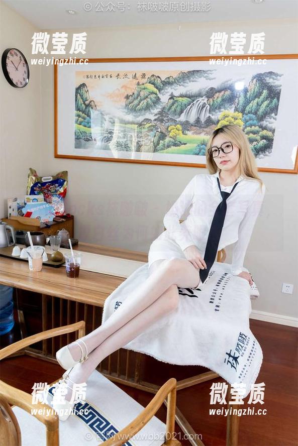 BoBoSocks袜啵啵 - 奶油的全套写真，厚白丝为何如此养眼？-微莹质