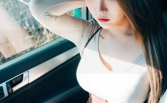 最新传媒惊喜：Bomi(普美)的[Loozy]女团，像是要开一场恋爱派对。