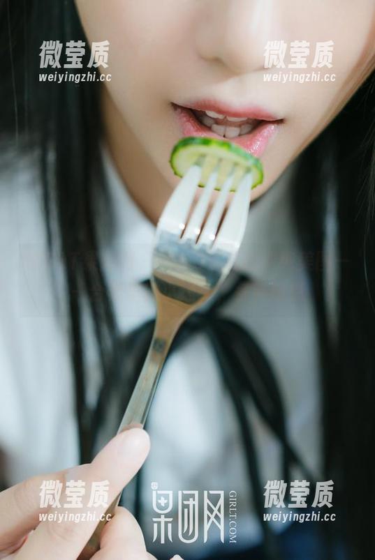 GIRLT果团网 - 蜜桃Q妹儿的清纯美图——合集里的小迷人，各种味道-微莹质