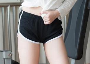 HuaYang花漾 - 尤妮丝egg在线：礼服里的小骚动，眼睛不自觉地游走