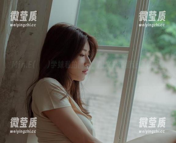 Min.E(민이)学妹私拍图集，图文并茂到让你忘记复习！-微莹质