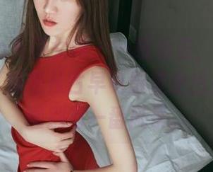 TouTiao头条女神 - 一眼看去，瑞宝儿穿的和服，像是从古早电影里走出来的，原图别有一番风景。
