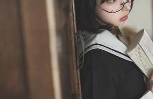 Uhye(이유혜)的“DeepmoreOffice”最新消息：是办公还是派对？你我一起揭晓！
