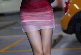 XIAOYU语画界 - 在杨晨晨sugar的修女写真中，什么叫既要飞又要稳，看音乐舞动在神秘之下！