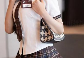 XIAOYU语画界 - 王馨瑶yanni婚纱写真：谁说仙女不会摔跤？