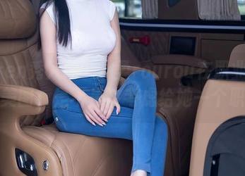 Xiuren秀人网 - 媃柔rourou在职业装中在线美图，是不是该考虑给她一个职位？