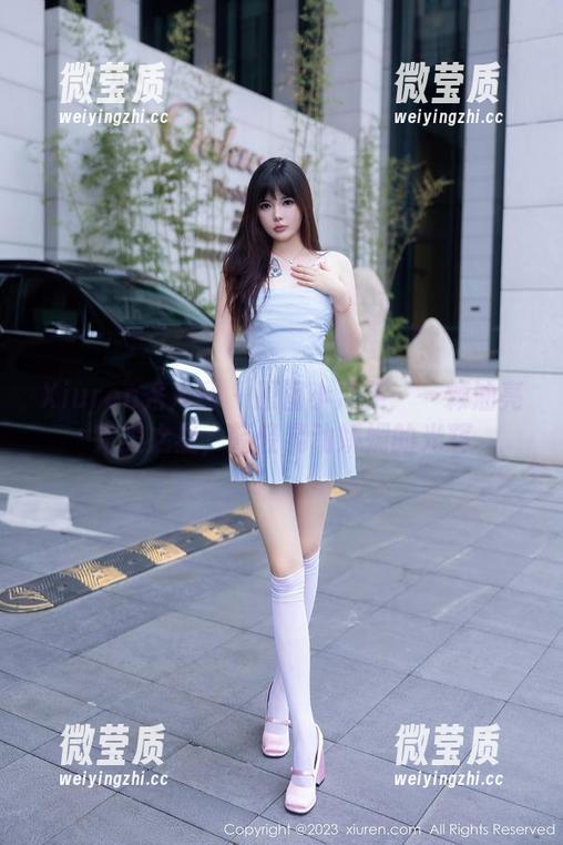 Xiuren秀人网 - 原图小泡芙：一颗油亮完美之星，轻轻晃动娇媚的光辉-微莹质