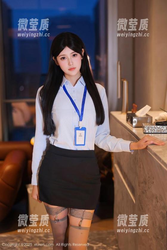 Xiuren秀人网 - 精选套图，王俪丁的女王秀，来吧，挑战一下零碎的审美。-微莹质