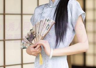 Xiuren秀人网 - 这里是糖豆sisi的黑色图集，资源极简，但意外的耐人寻味。