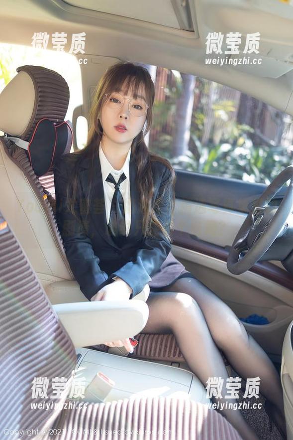 YouMi尤蜜荟 - 奶油米？精选写真集里的剧情，谁说只能看个结局？-微莹质