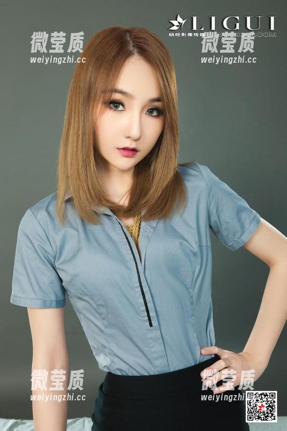 丽柜 - 在小智贤的定制写真中，双生花悄悄引发的情丝-微莹质