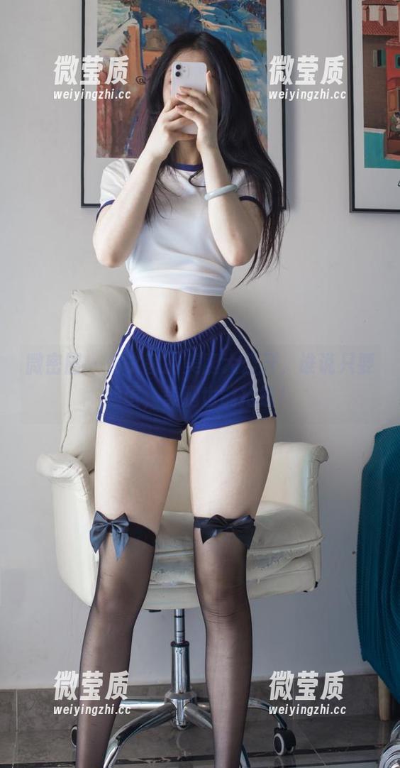 微密圈 - 你文茜的美腿大公开，谁说只要脸蛋，美腿也能抢镜！-微莹质