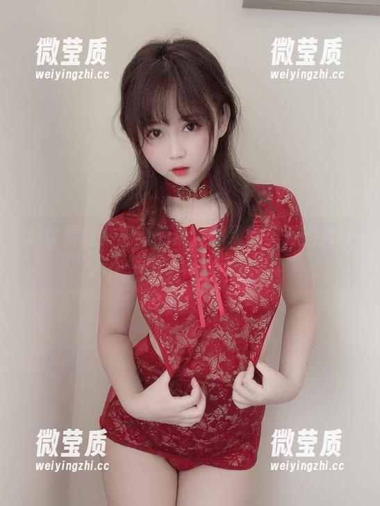 难以置信！更新的依依超级懒美脚图片让人不禁想多停留一会儿。-微莹质