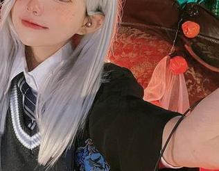 六二二同学的原图带你走入白丝的绚烂精选时刻。