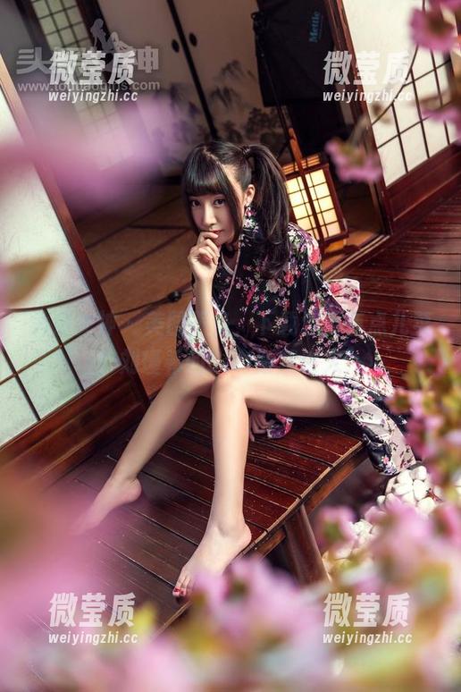 头条女神 - 美图不多，下载速度有点儿菜？刘瑾希的Cici版就该火！-微莹质