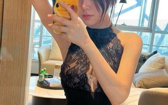 微密圈 - 奔跑的晶骡子的高清红色吊带丝袜，分享之后会不会中毒？看了就想转发！