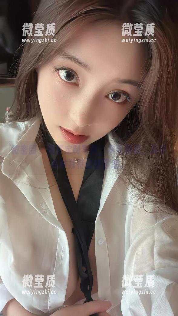 微密圈 - 奶雯定制写真，灰丝飘逸，风中有种独特的轻盈感。-微莹质