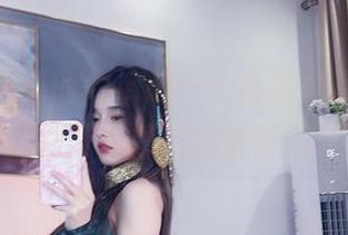 小小奶瓶儿的短裤吧——高清作品集，在那里你能看到肉感与清凉的完美结合。