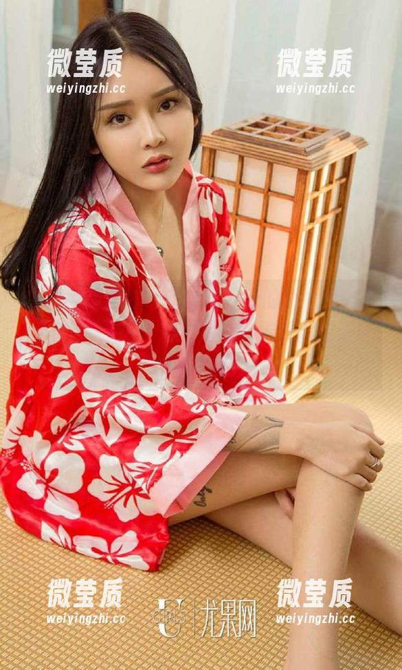 尤果网爱尤物 - 奶茶Emily的新抓拍，裸足套图更新中，诶？看来她对地面的温度很在意呢！-微莹质