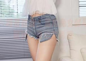 尤蜜荟 - 喝茶时刻：易阳兔女郎写真里的原图，隐约的诱惑