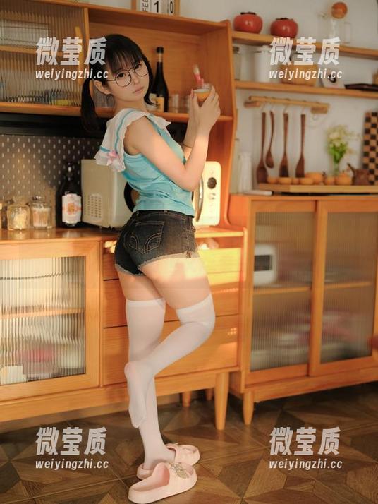 贴心放送！幼水铃衣梦浴少女的免费合集，适合不想出门但又想看点火花的你。-微莹质