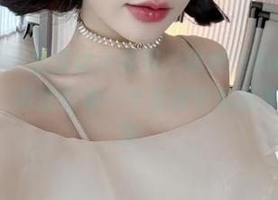 微密圈 - 原图让人惊叹，徐莉芝Booty的枣红裙+黑丝在每一个角度中都藏着些许欲望。