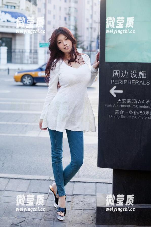 推女郎 - 哈尼宝宝的写真更新：裤里丝，天啊，我的眼睛太不lok了-微莹质