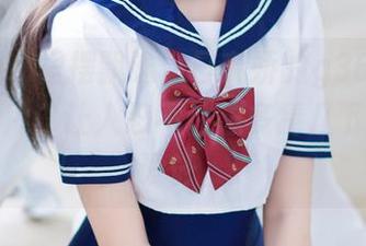 腰纤细、裙摆飘逸，日奈娇的g36c礼服全套图片，让人忍不住想多猜几下是哪个设计。