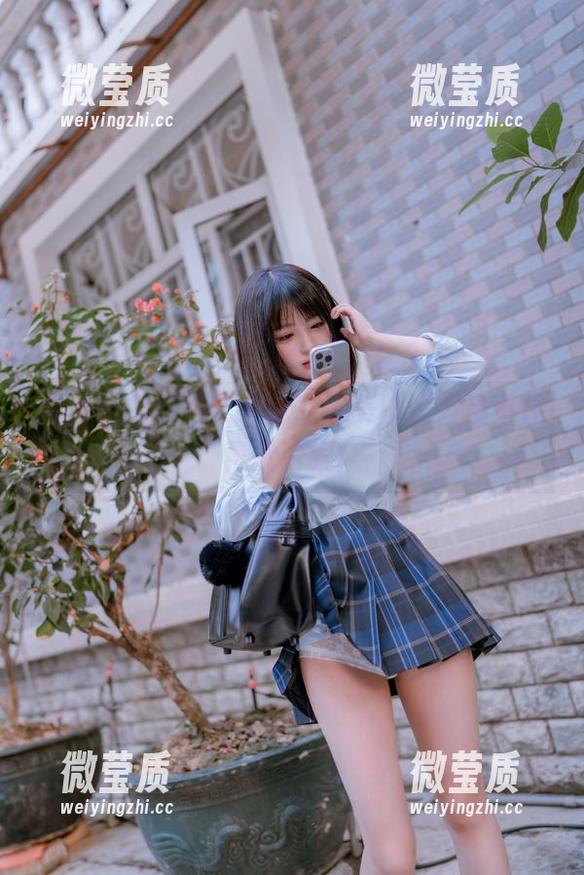 原图中的樱井宁宁，私房美脚让人忍不住再瞅两眼！-微莹质