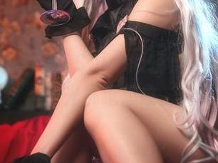 蕾丝细腻，樱落Selena轻舞，套图里无圣光挑逗想象。