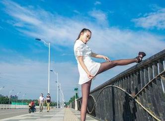 爱丝 - 女仆角色扮演的新境界，瑶瑶的美图横扫人间的无聊！