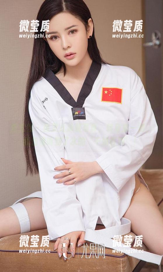 爱尤物 - 张灵儿泳装写真，转身那一刻，我仿佛听到了水的‘千娇百媚’！-微莹质