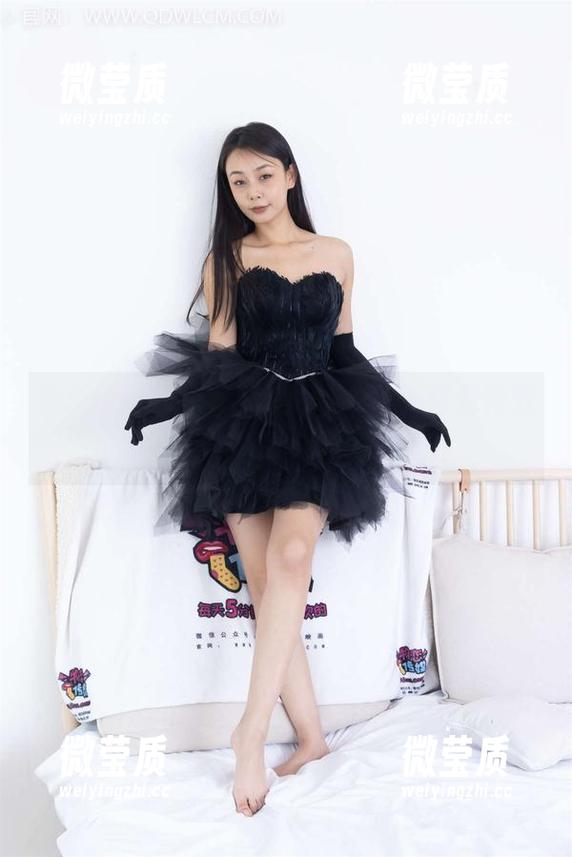 物恋传媒 - 菲菲精选的发如雪，像是特效化妆秀，发量也是够吓人的。-微莹质