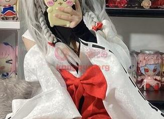 白栎Shirly在连体衣中自如摇曳：高清图集，一言不发观我的心。