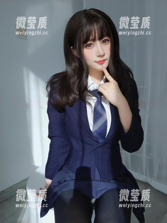 白银81的美图分享:看这只小狐狸的狡黠眼神,明明很无辜...-微莹质 白银81的美图分享:看这只小狐狸的狡黠眼神,明明很无辜...-微莹质