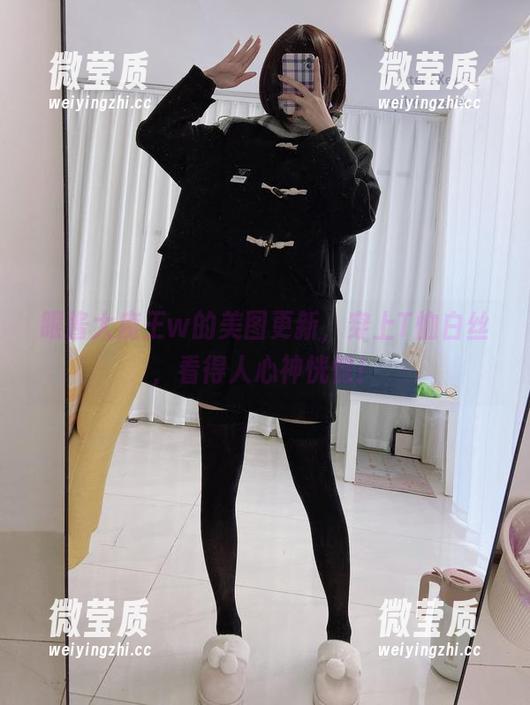 眼酱大魔王w的美图更新，穿上T恤白丝，看得人心神恍惚！-微莹质