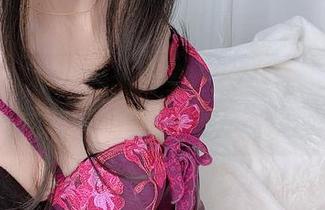 你见过眼酱大魔王w穿职业装吗？新更新的写真正好一探究竟。