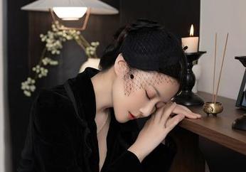 秀人网 - 看伐？Sissi诗诗的最新秘书写真集，别说没提醒你