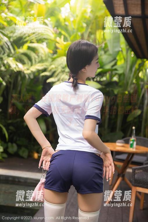 秀人网 - 在线追踪严利娅Yuliya白丝图集,像在追逐秋天的落叶,慢半拍都出神了。-微莹质 秀人网 - 在线追踪严利娅Yuliya白丝图集,像在追逐秋天的落叶,慢半拍都出神了。-微莹质