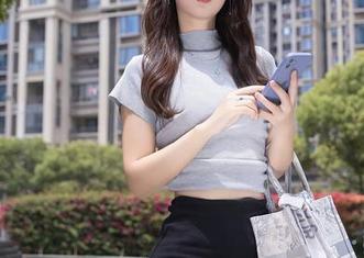 秀人网 - 伊诺的油亮写真，网盘用一键分享引发了一场小骚动？