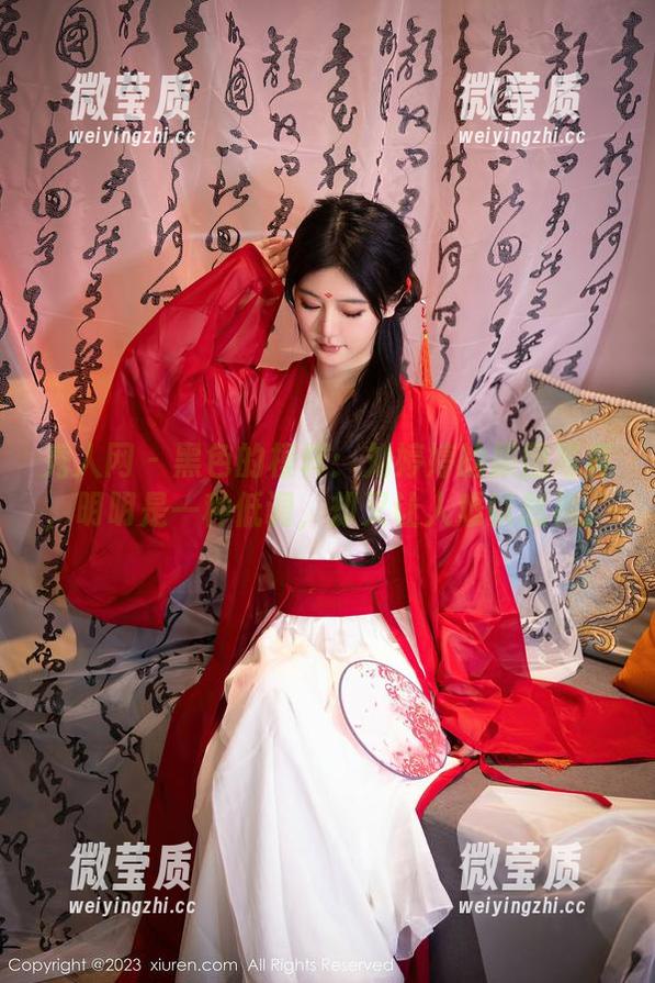 秀人网 - 黑色的模样：刘婷婷的原图写真，明明是一种低调，却又让人难以忽视。-微莹质
