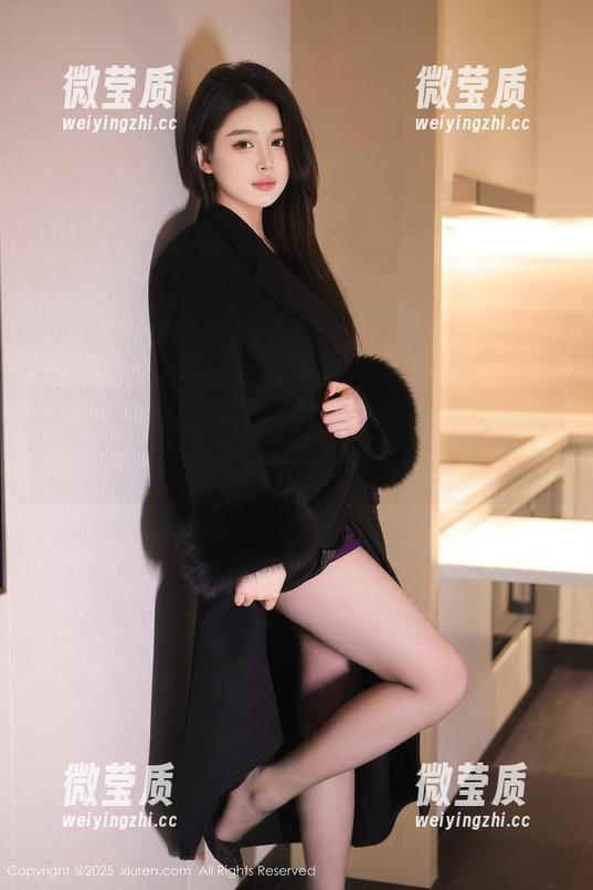 秀人网 - 利世的清纯美图在线，感觉我也被洗白了，哈哈！-微莹质