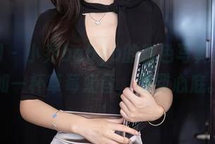 秀人网 - 小乔babyb的粉色写真集，比如一杯草莓奶昔，甜到心底。