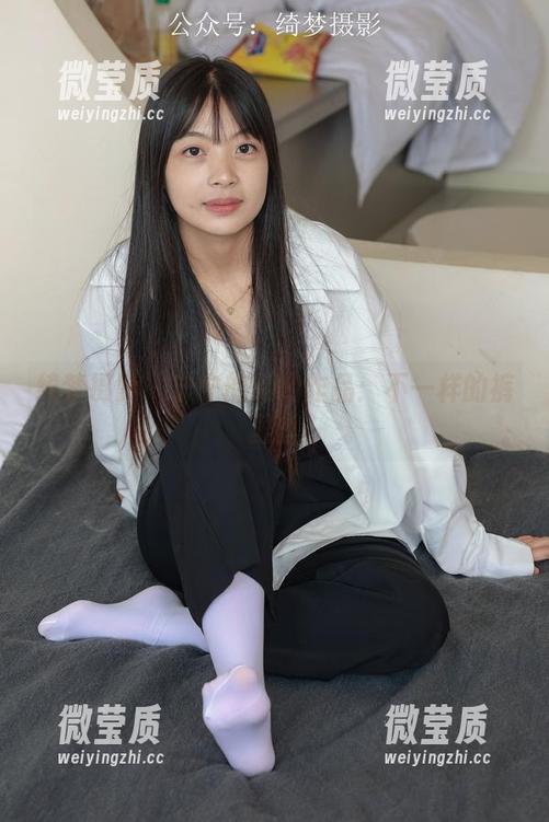绮梦摄影 - 宁宁的私拍作品：不一样的裤里丝-微莹质