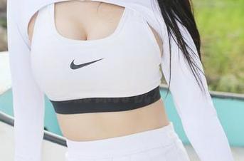 美媛馆 - 许诺sabrina体操服分享：放飞自我的同时还能保持优雅，真有你的。