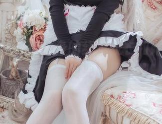 羽生三未，这贴身的红色胶衣和她的小恶魔气质，绝对要刷屏了吧。