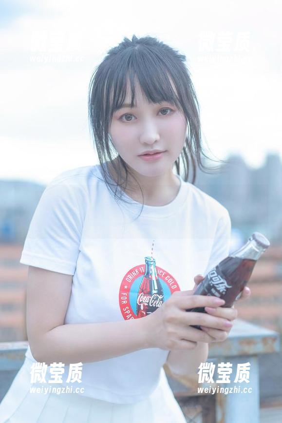 脱尾巴Mizuki在线图集：女王气场满满，连空气都在偷偷敬礼。-微莹质