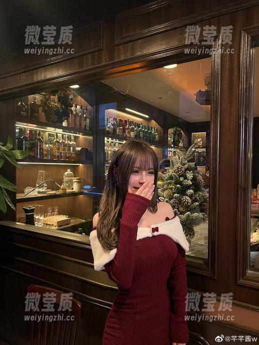 不得不说，芊芊酱w的猫耳全套图片，有点失控了。-微莹质