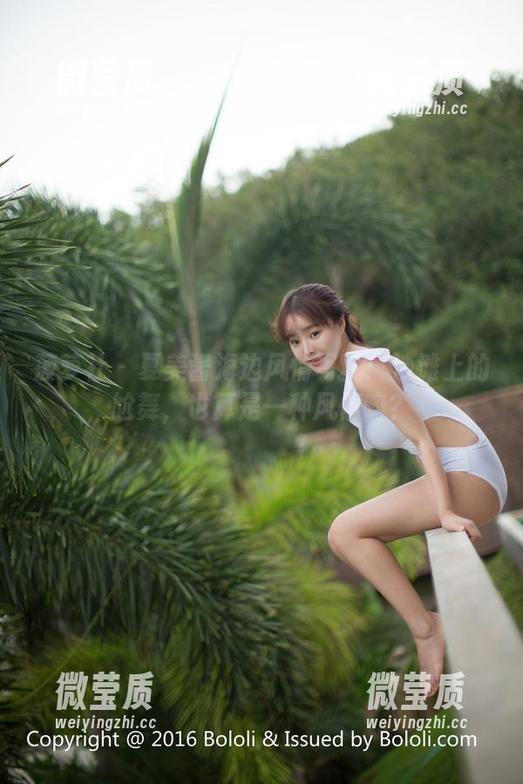 菠萝社 - 夏美酱海边风情写真：沙滩上的尬舞，也算是一种风情嘛？-微莹质